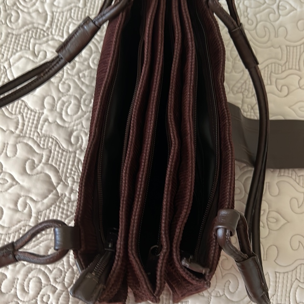 Brown corduroy handbag w/ metallic hardware - Picture 6 of 16